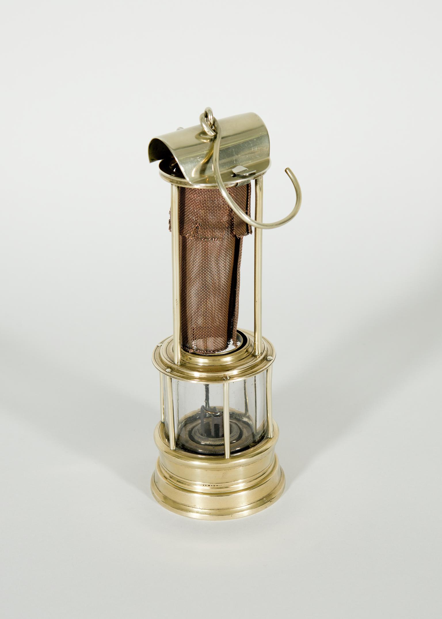 Unbonneted Clanny flame safety lamp
