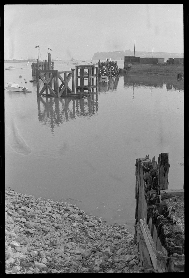 Cardiff Bay, negative