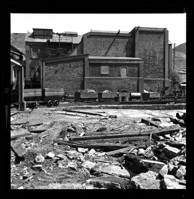 Bargoed Colliery, negative