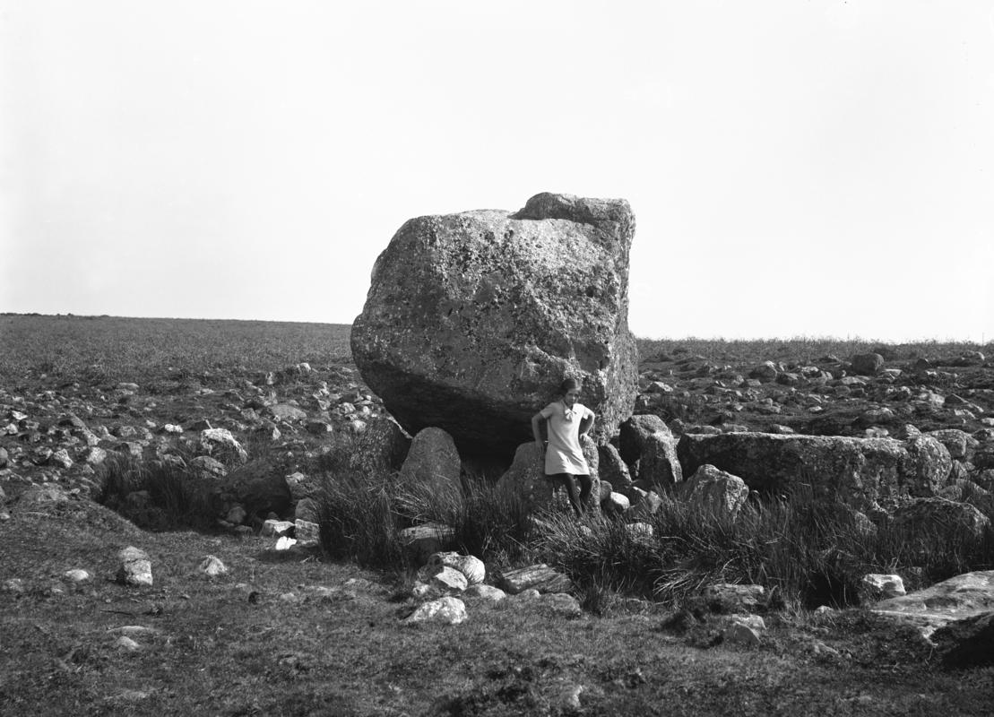 Arthur's Stone, chambered tomb