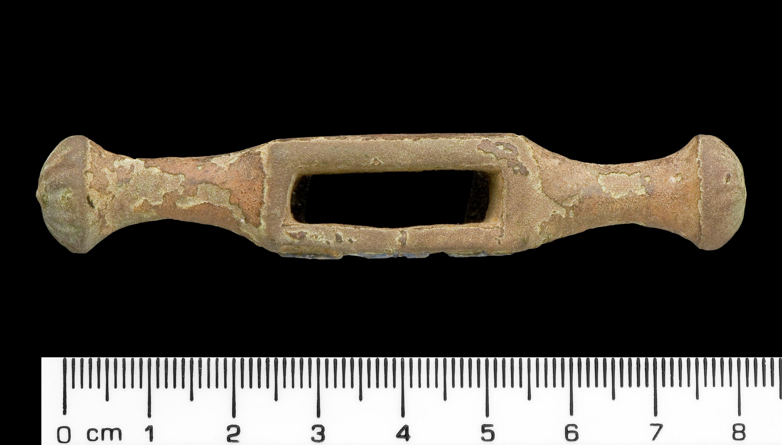 Iron Age / Roman copper alloy toggle