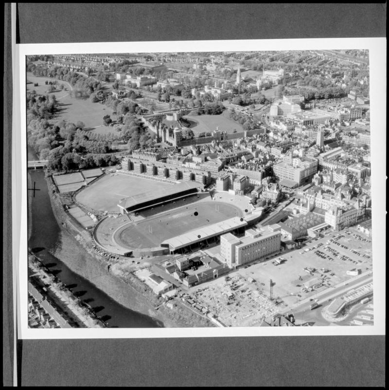 Cardiff Arms Park, negative