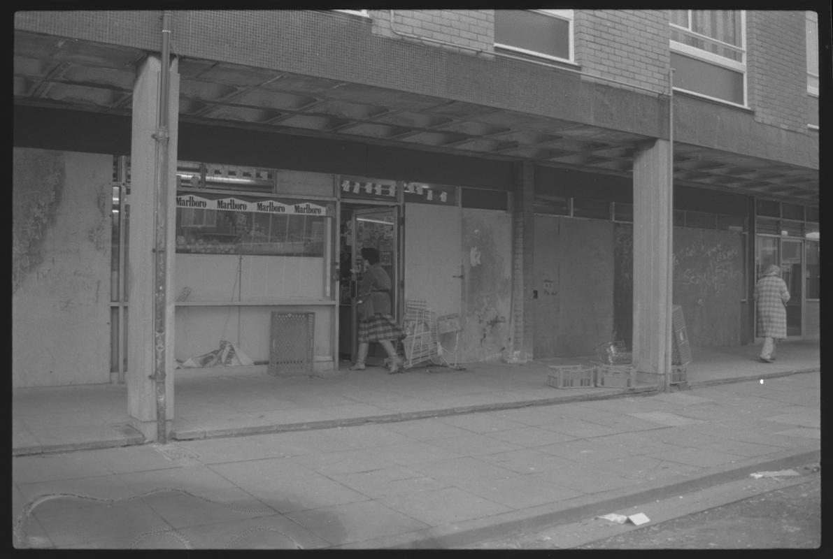 Shop at Loudoun Square, Butetown.