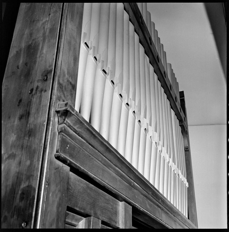 Norwegian Church, negative