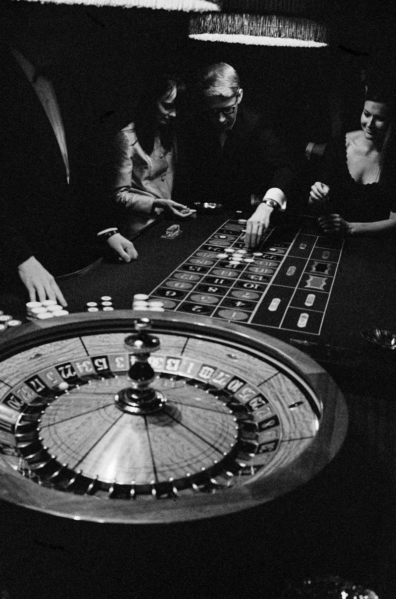 GB. ENGLAND. London. Aspinall's private gambling club. 1966.