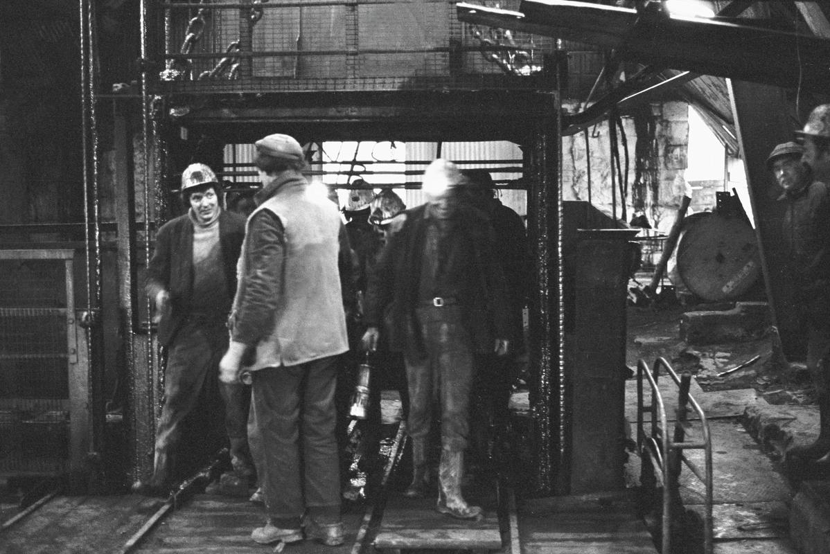 Miners entering/leaving cage at Big Pit