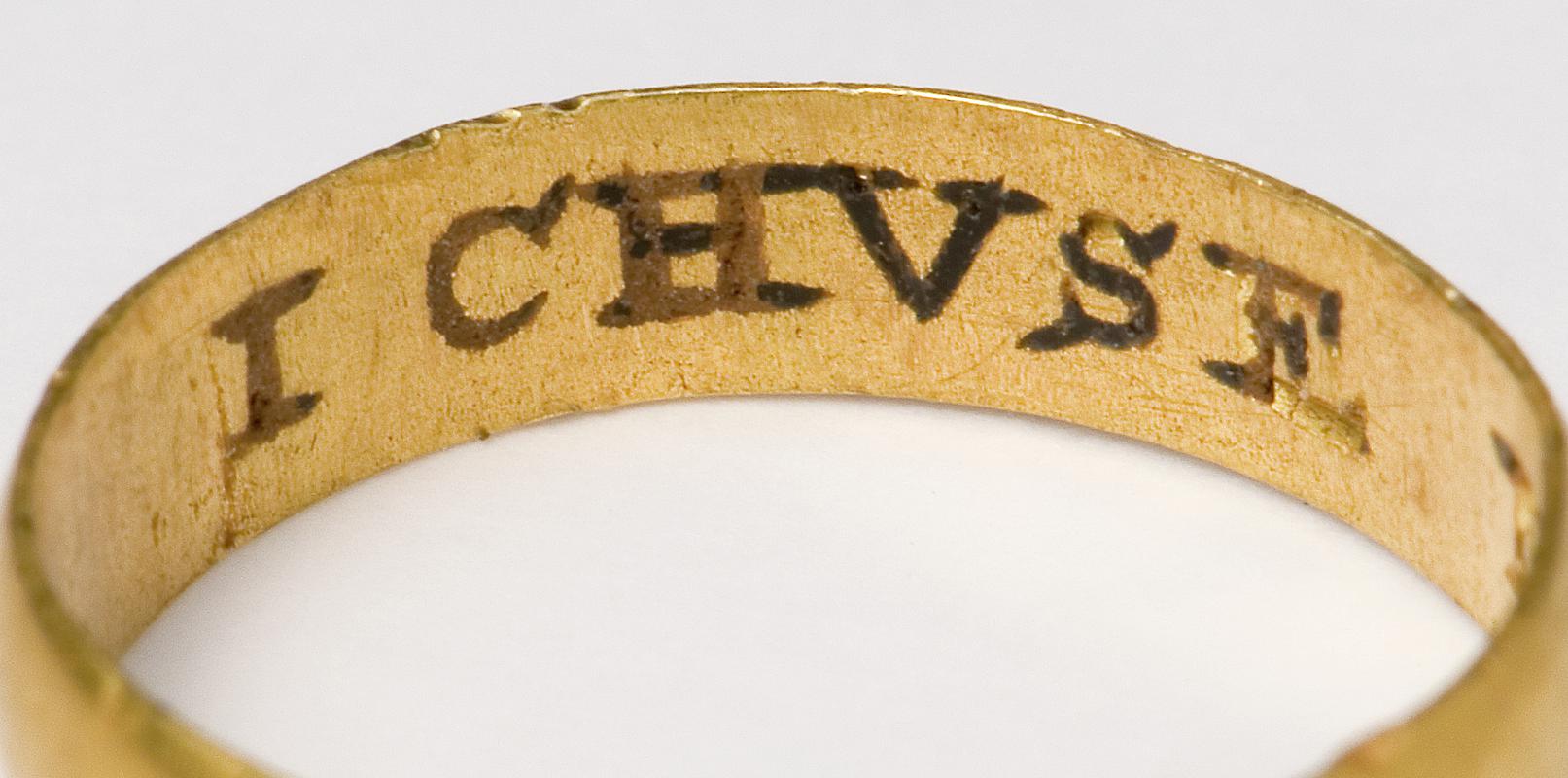 Post-Medieval gold finger ring