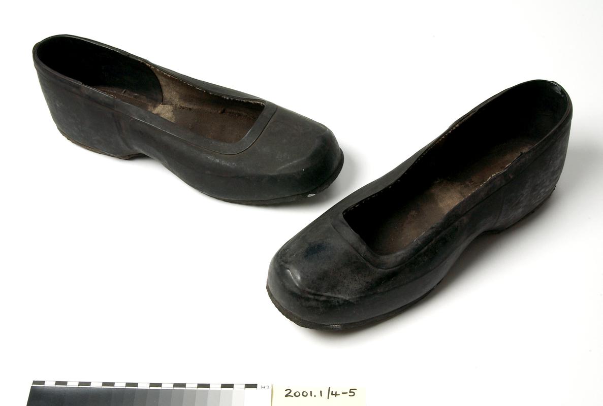 Pair of rubber overshoes for use in pit head baths