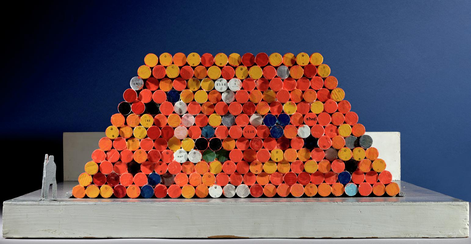 Model for 1,240 oil drums