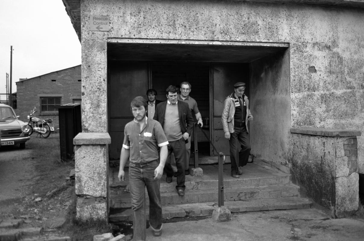 "Clean" miners leaving for home, Big Pit