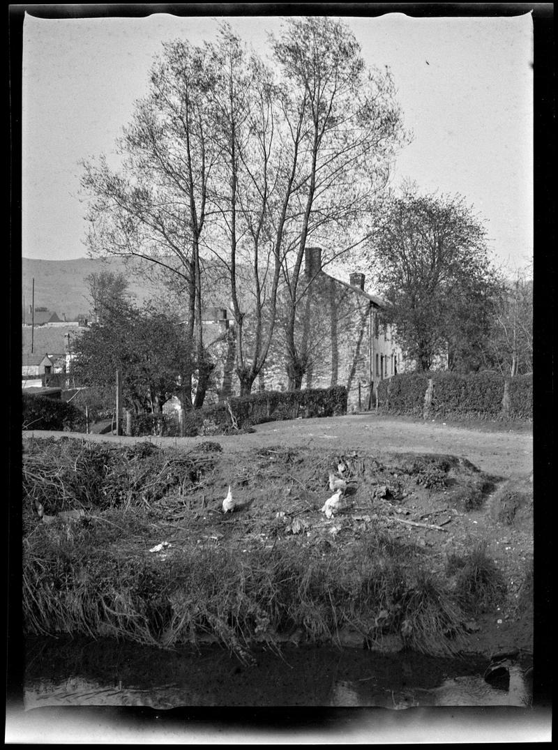 Pentyrch ironworks, negative