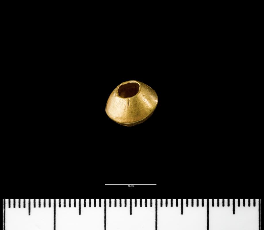 Middle Bronze Age gold bead