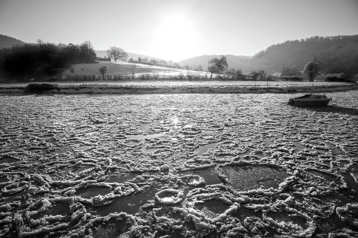 GB. WALES. Tintern. River Wye in the freeze. 2010.