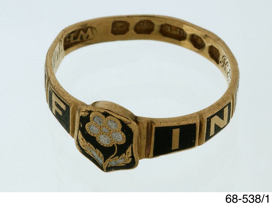 Mourning ring