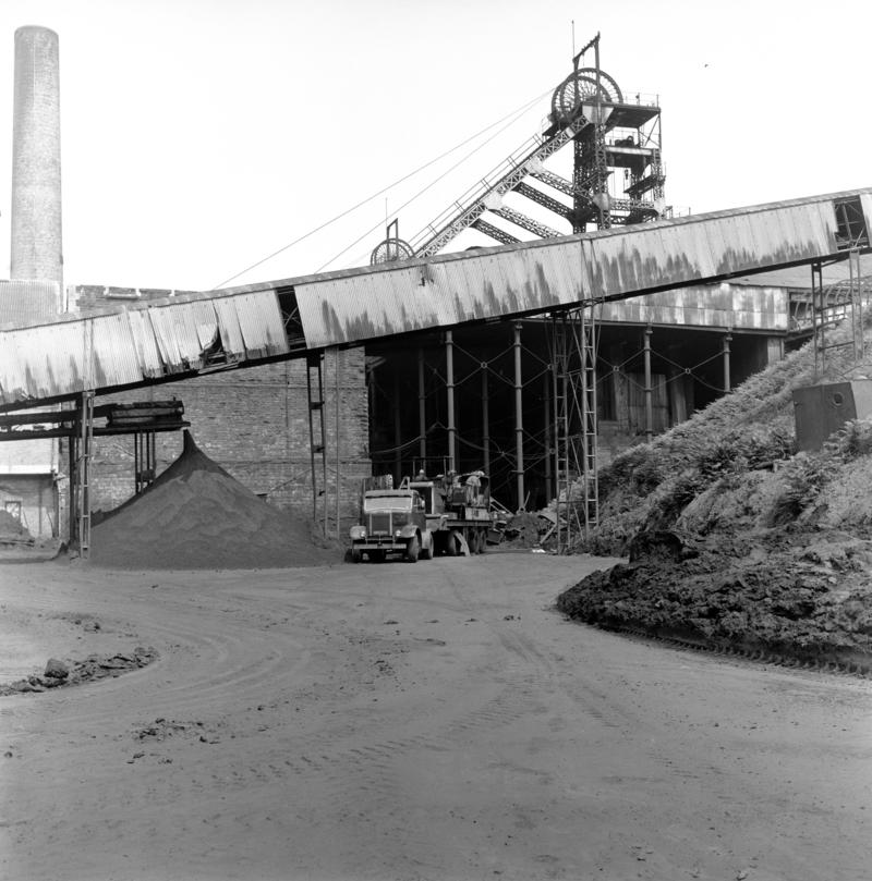 Marine Colliery, negative