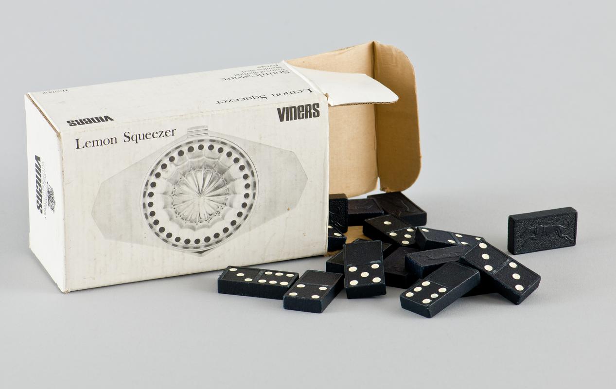 Dominoes, stored in 'Viners' lemon squeezer card box. Complete set (28) of plastic dominoes with greyhound design on reverse.
