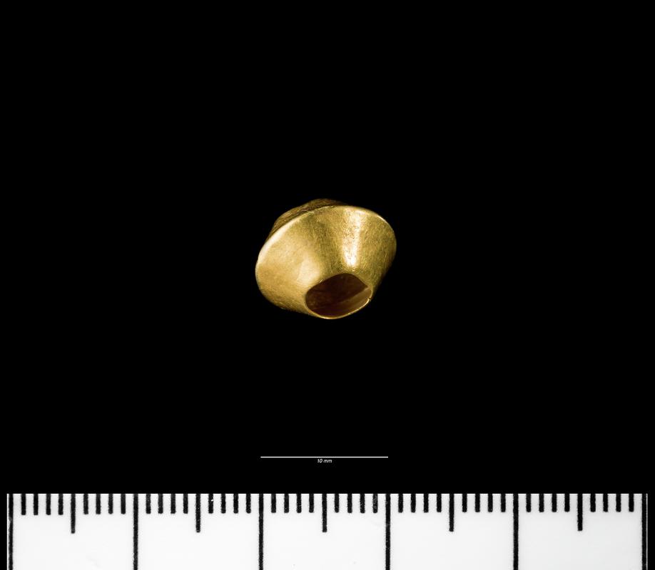 Middle Bronze Age gold bead