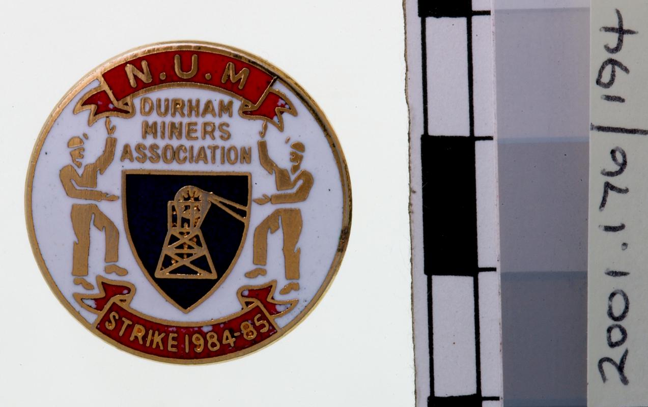 N.U.M. Durham Area, badge