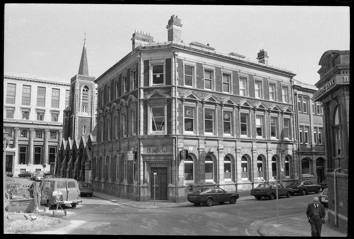 Lloyd's Bank, Mount Stuart Square.