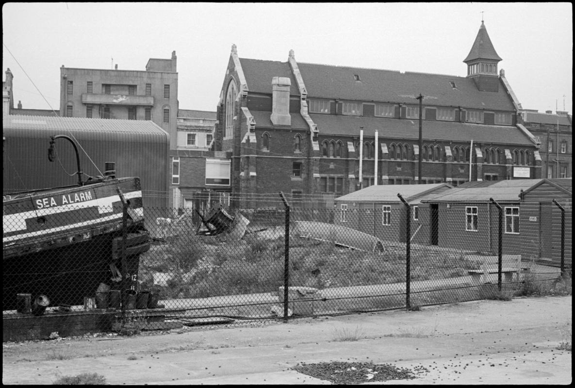 Butetown, negative