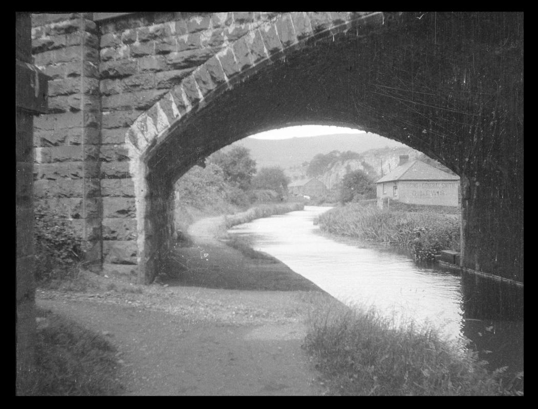 Walnut Tree Bridge, carrying A470 road over Glamorganshire Canal