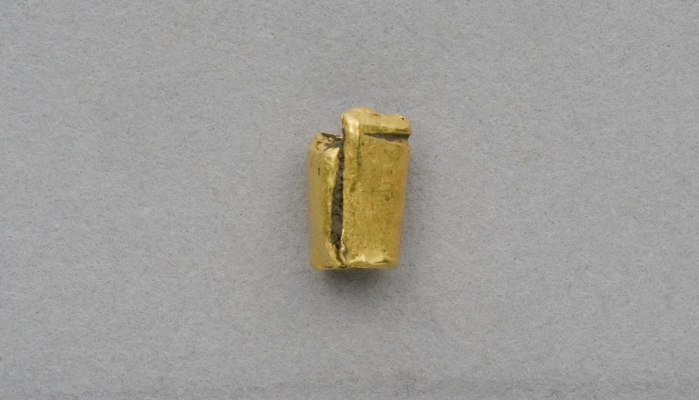 Middle Bronze Age gold bead