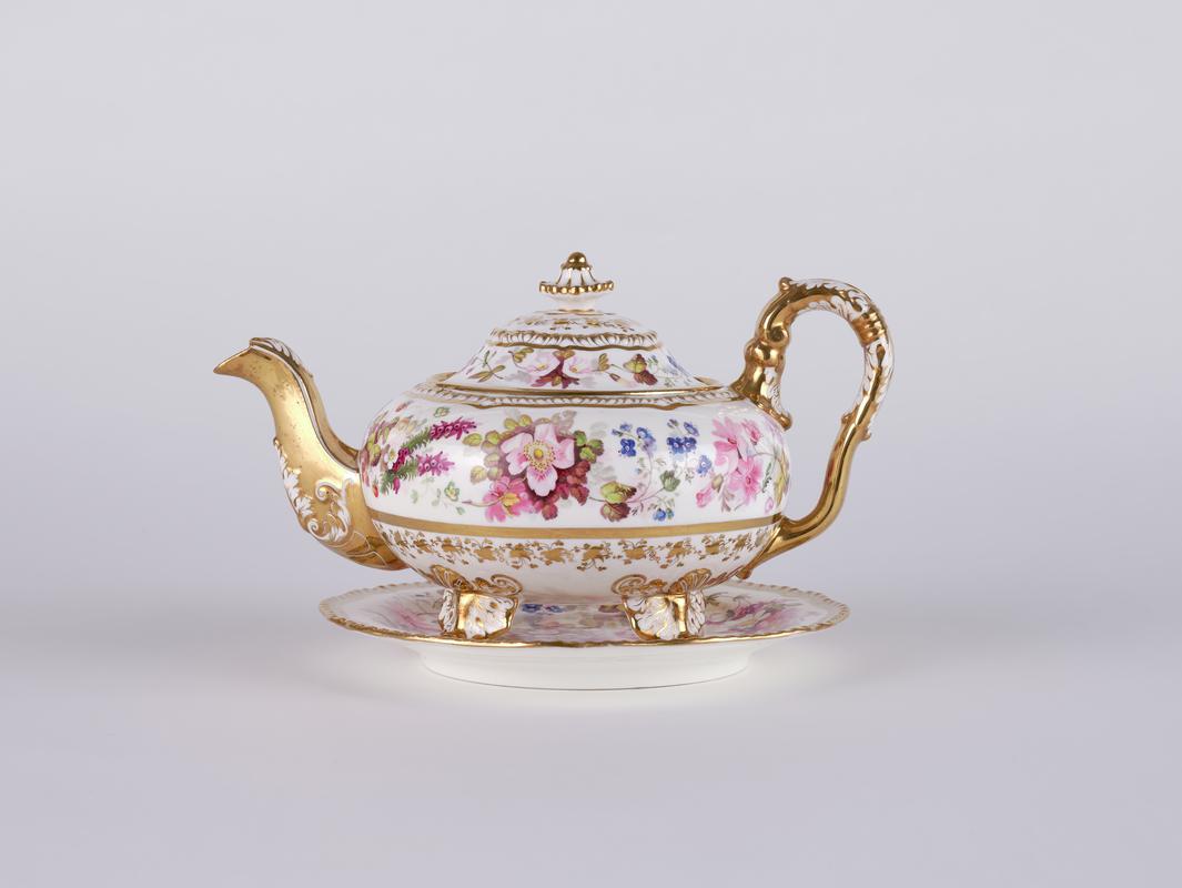 teapot, cover & stand, c1824-1827