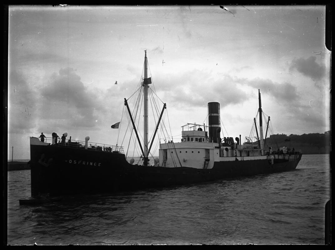 3/4 port bow view of S.S. OSPRINGE and waterman's boat at Penarth Head, c.1936.