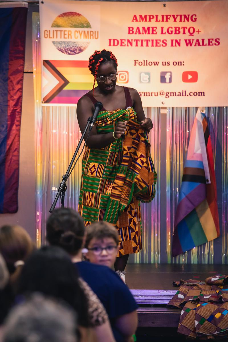 Ffotograff (digidol) | photograph (digital)