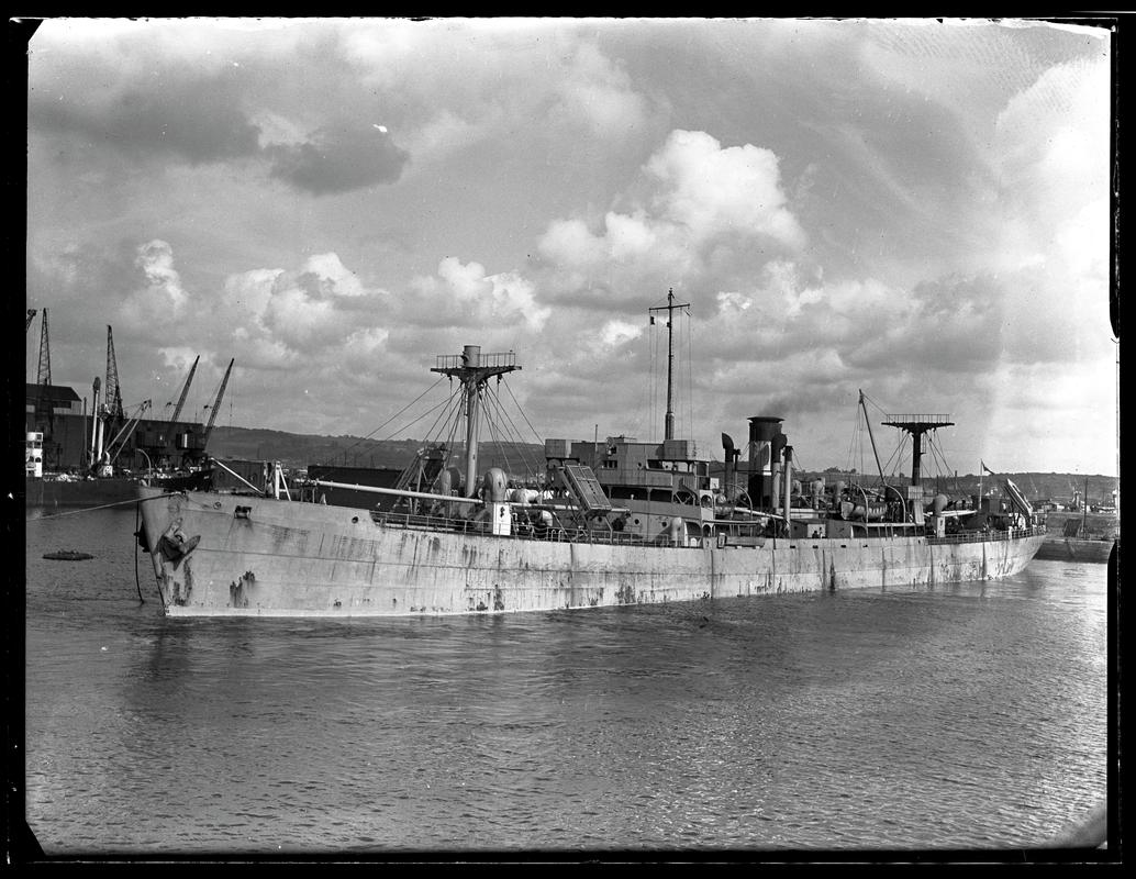 Glass negative of S.S. FORT MAUREPAS at Queen Alexandra Dock, Cardiff