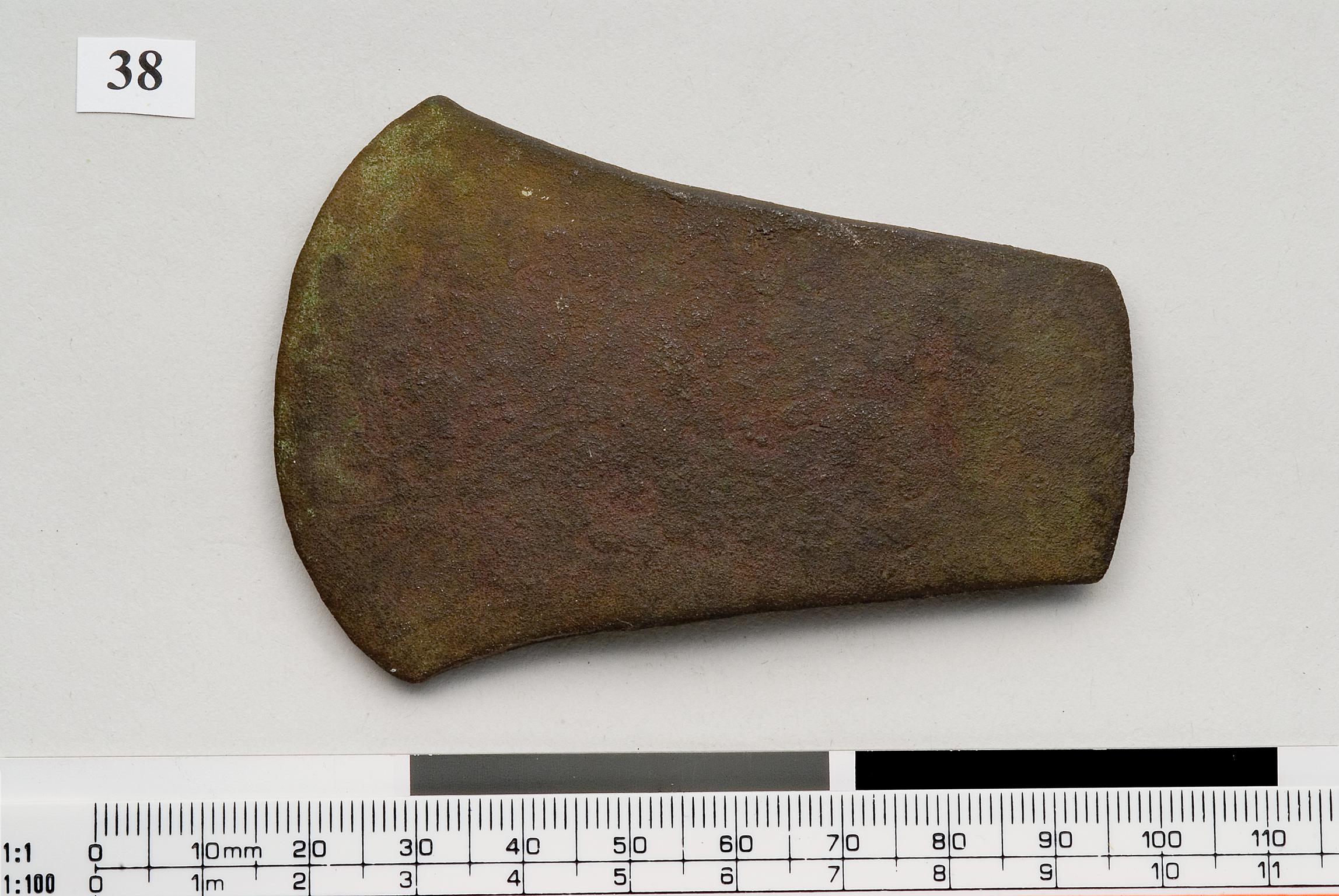 Late Neolithic / Early Bronze Age copper axe