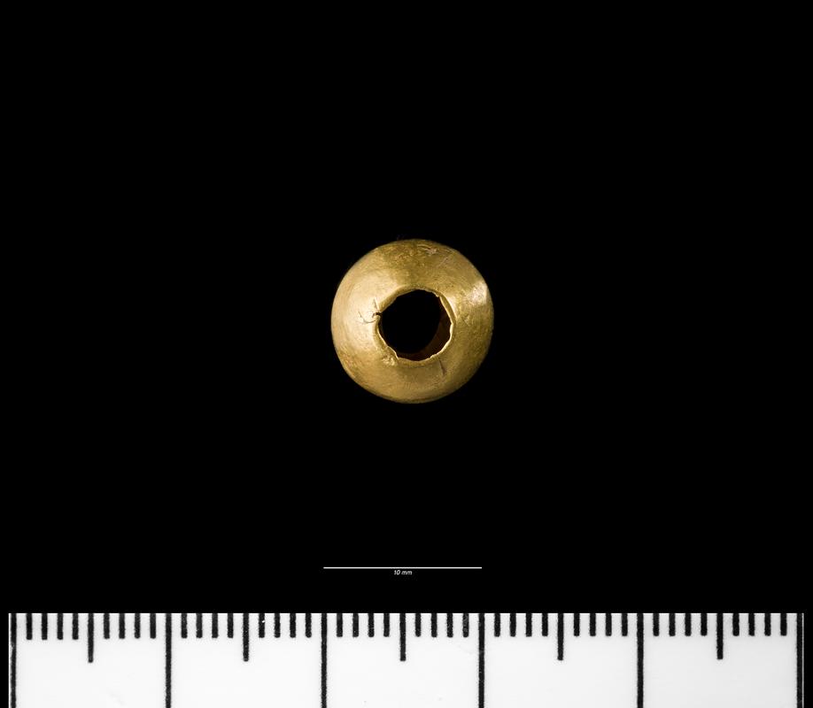 Middle Bronze Age gold bead