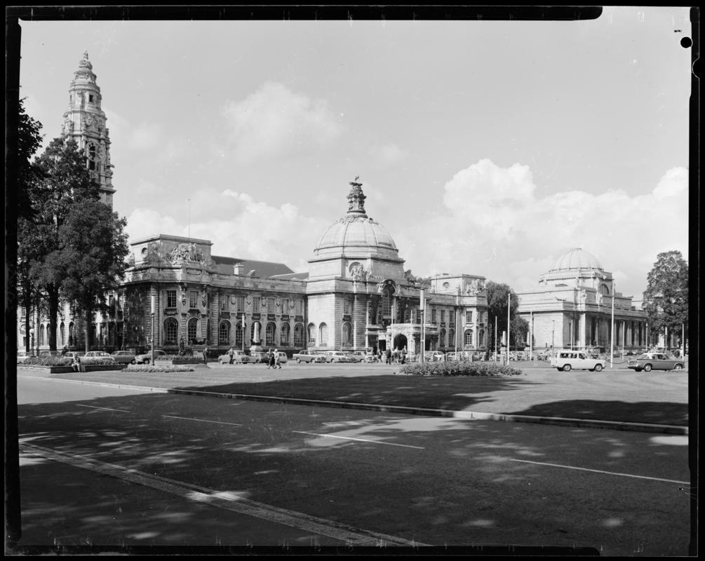 Exterior view of City Hall, Cardiff.
