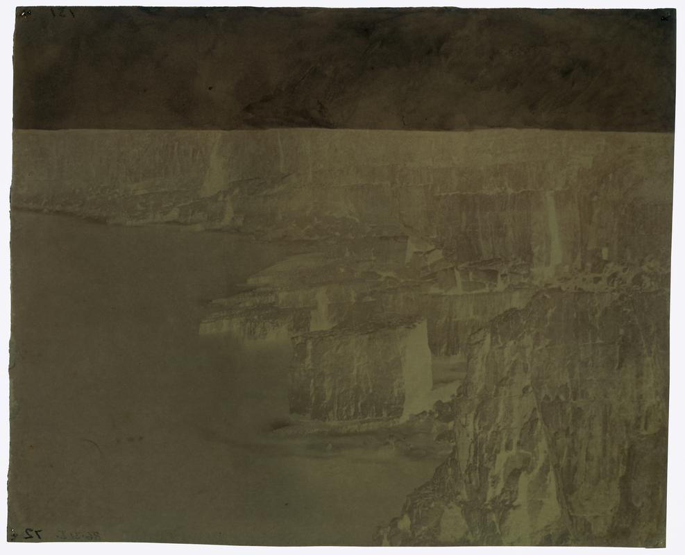 Dunraven, rock formations, photograph
