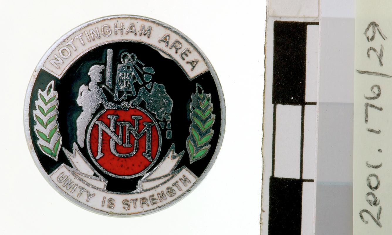 NUM "Nottingham Area" - "Unity is Strength" Lapel Badge