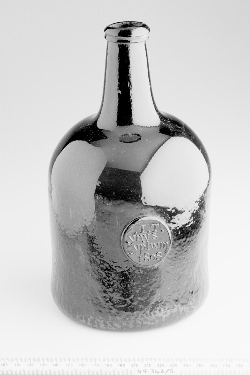 Wine bottle from Gelli Fud, Blackmill, Bridgend, 1808