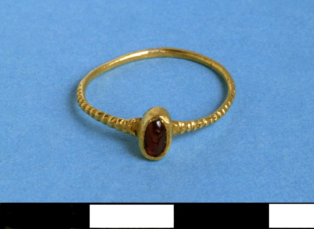 Medieval gold finger ring