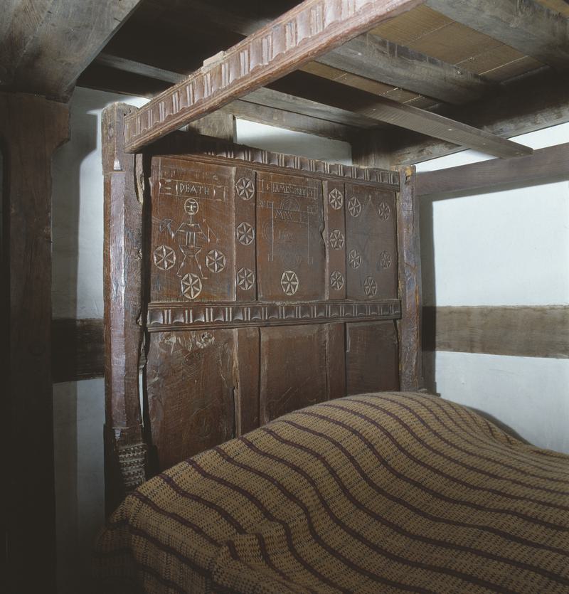 Bedstead