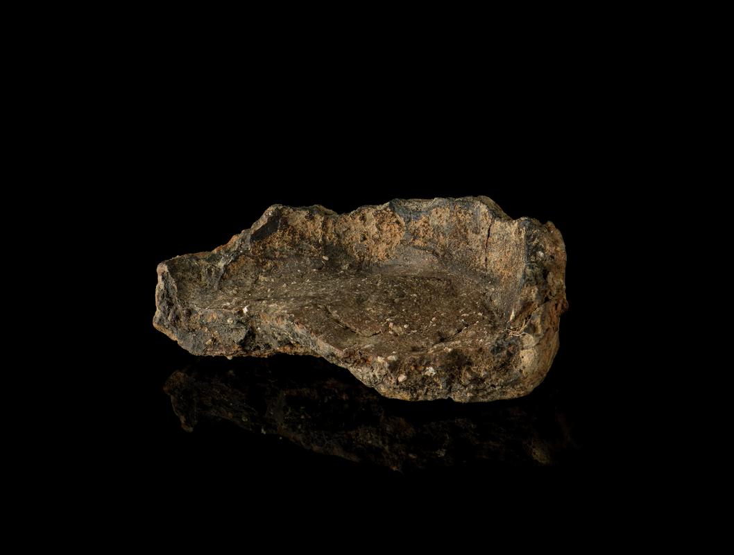 Middle Bronze Age pottery vessel