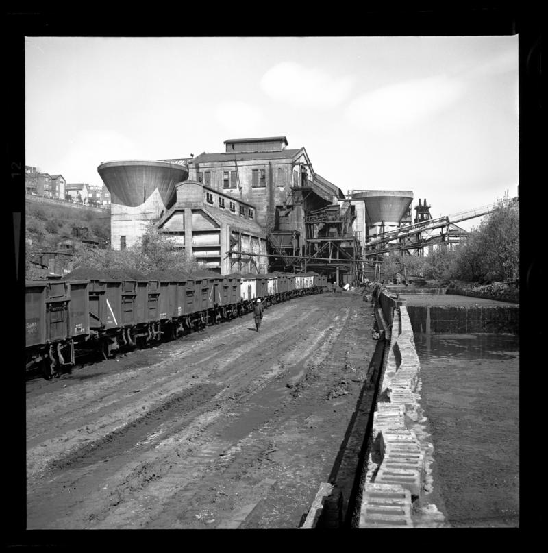 Bargoed Colliery, negative