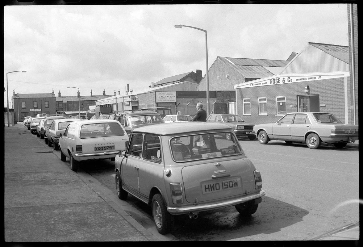 Harrowby Street, showing "New Lock" pub in the background.