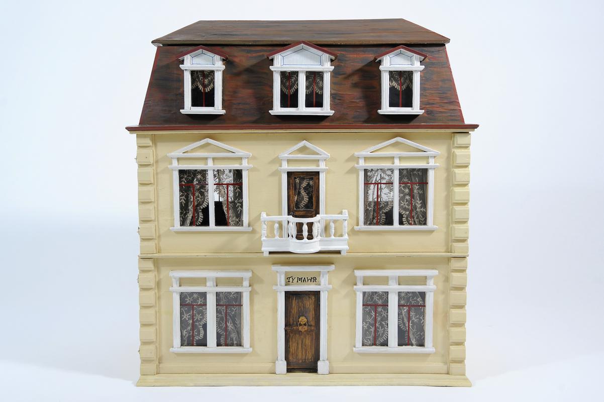 Doll's house, 1903