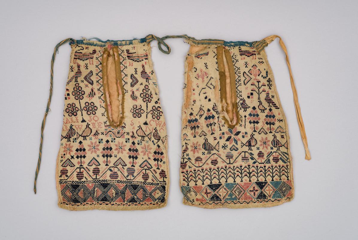 Pair of tie-on pockets, mid 1800s