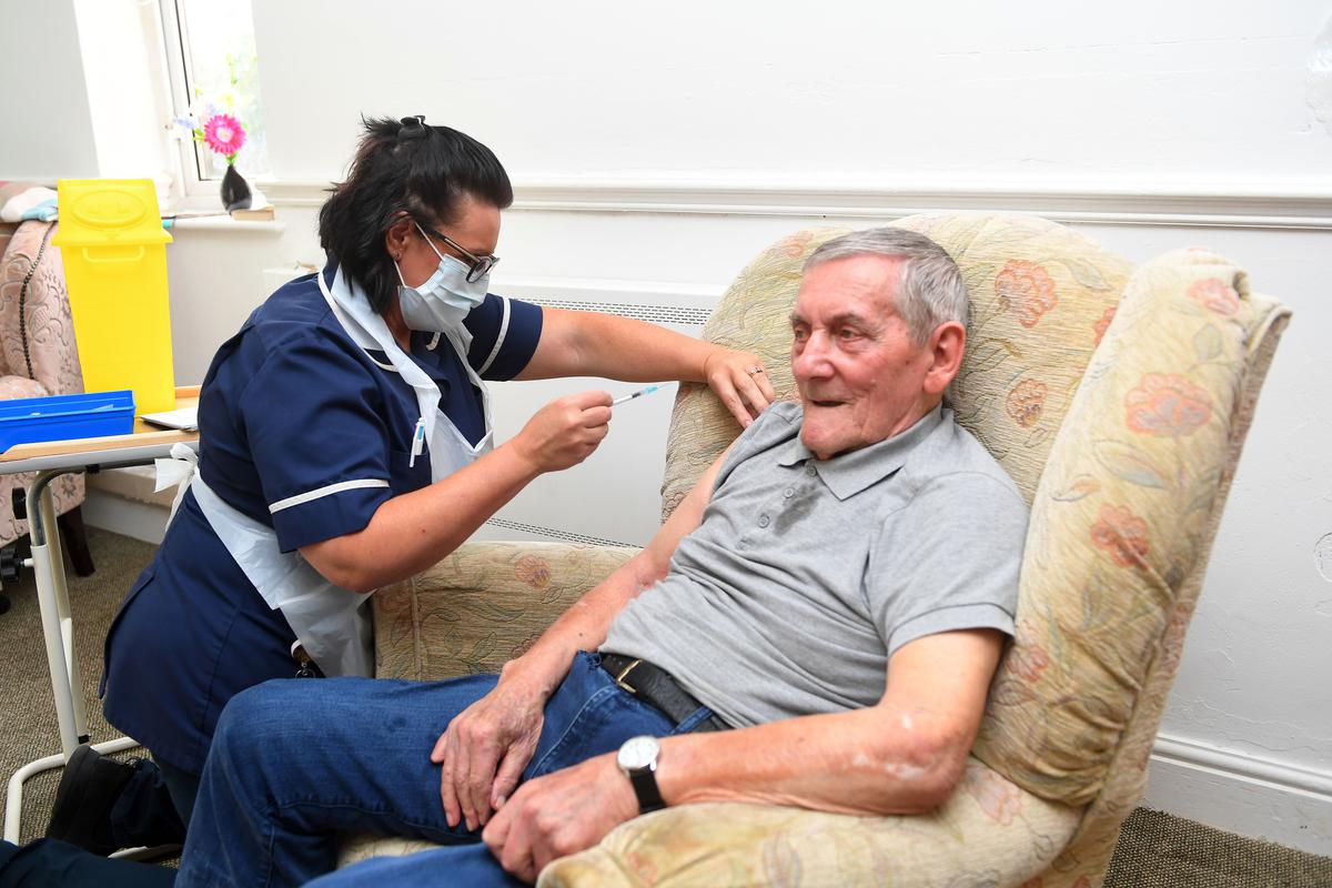 Booster vaccinations, Ty Ross Nursing Home, Treorchy, 18 September 2021