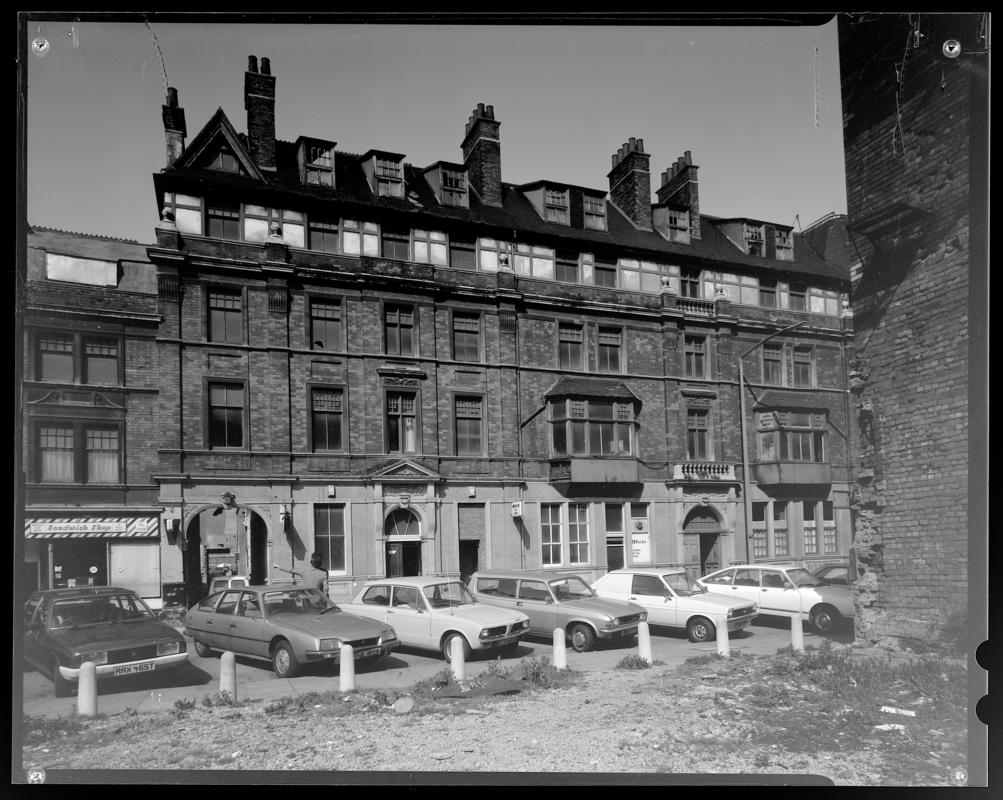 Butetown, negative