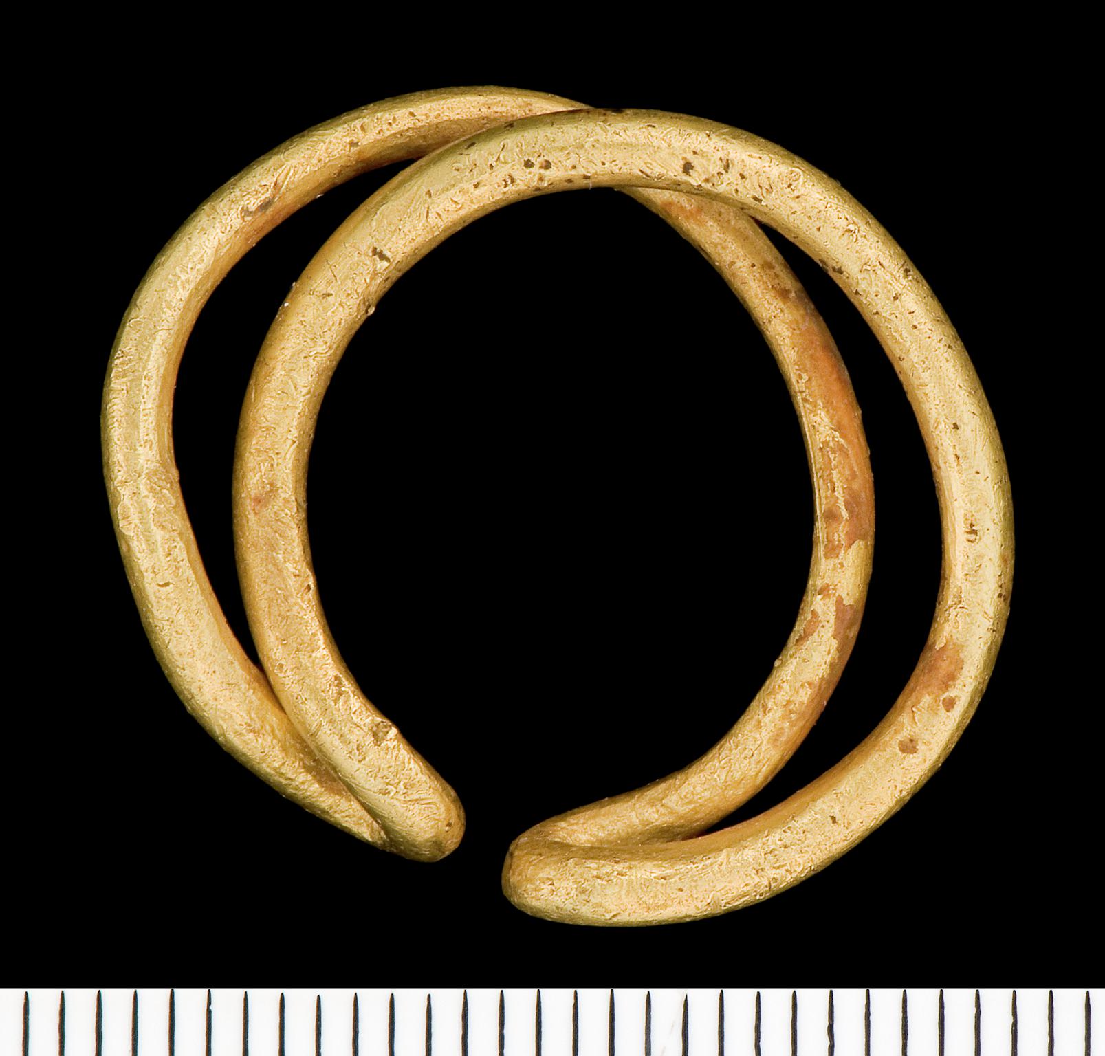 Middle Bronze Age gold ring