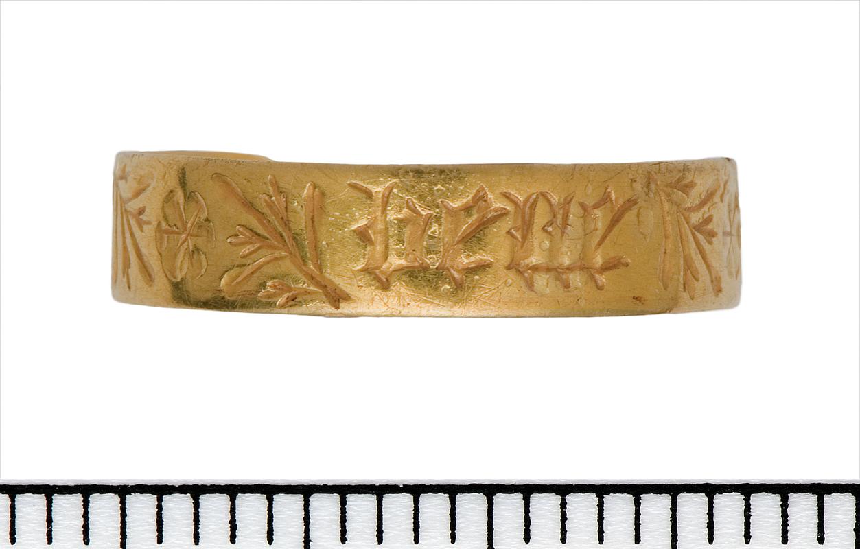 Medieval gold finger ring