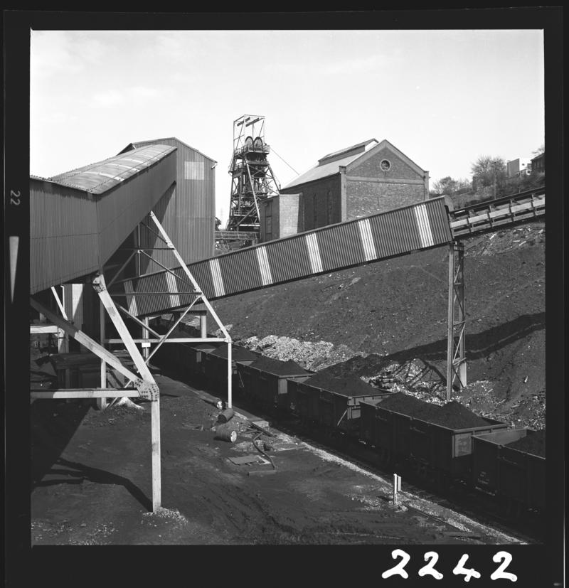 Black and white film negative showing a surface view of Oakdale Colliery, 16 April 1981.  'Oakdale 16 Apr 1981' is transcribed from original negative bag.