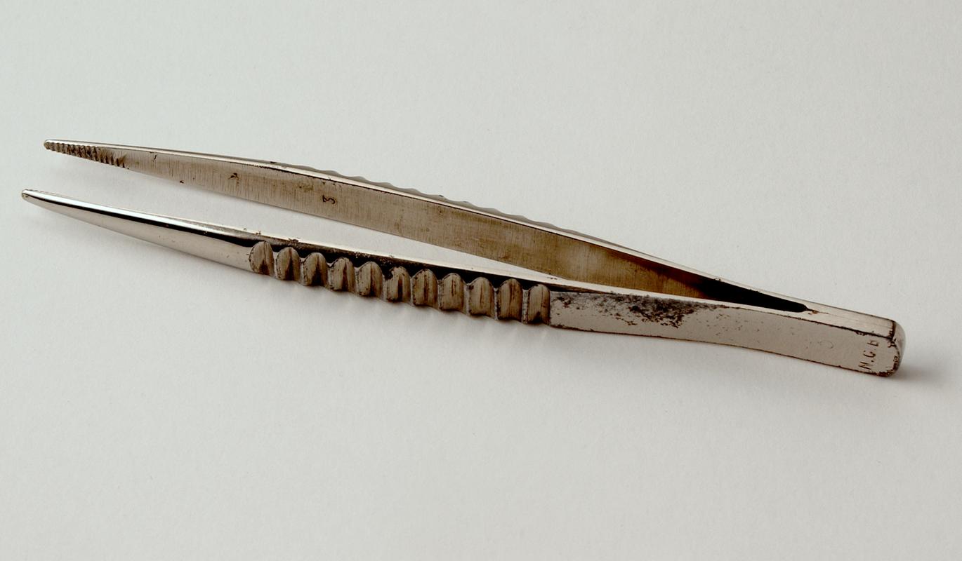 Tweezers