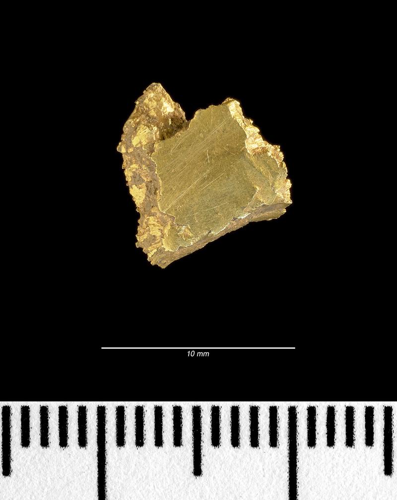 Medieval gold fragment